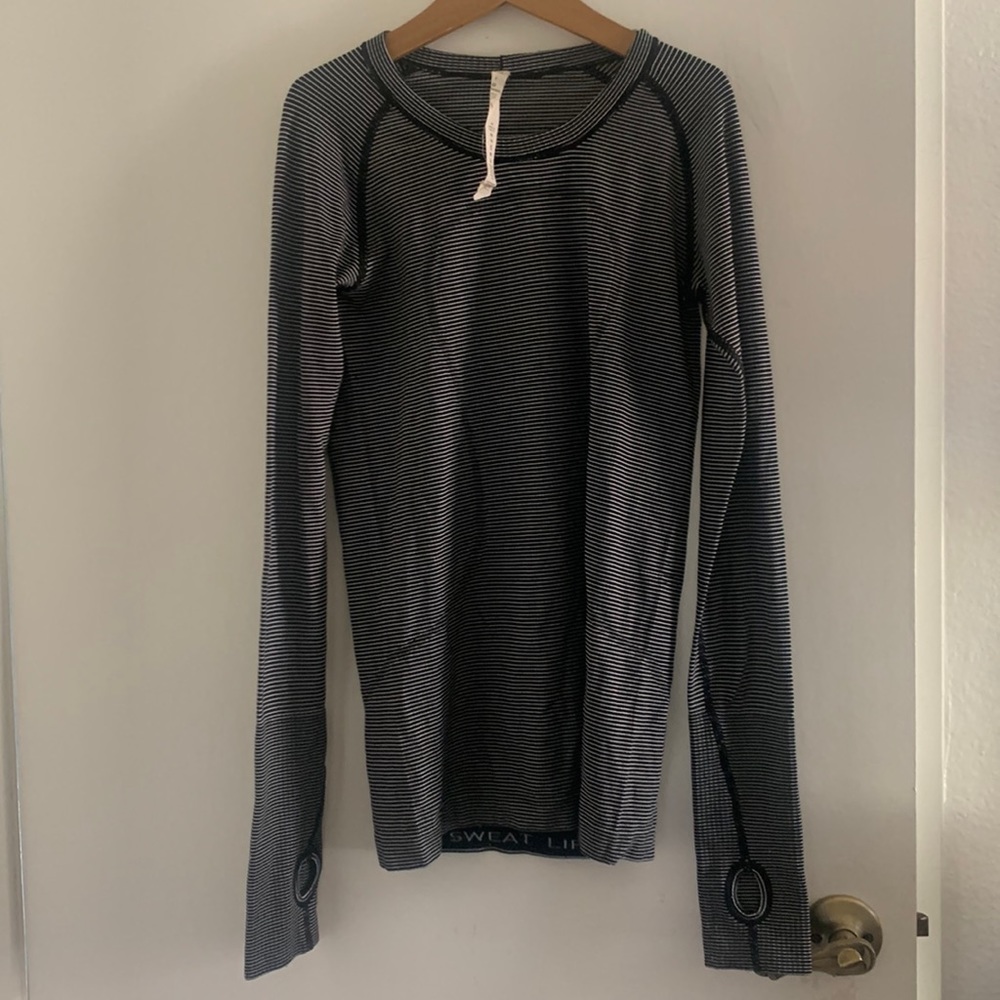 Lululemon Navy Striped long sleeve sz 6